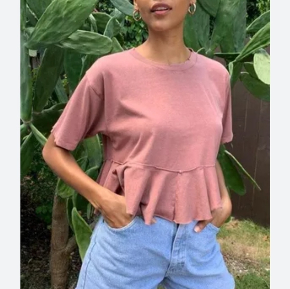 BDG Urban Outfitters Brontey Ruffle Hem Tee Pullover Top Small